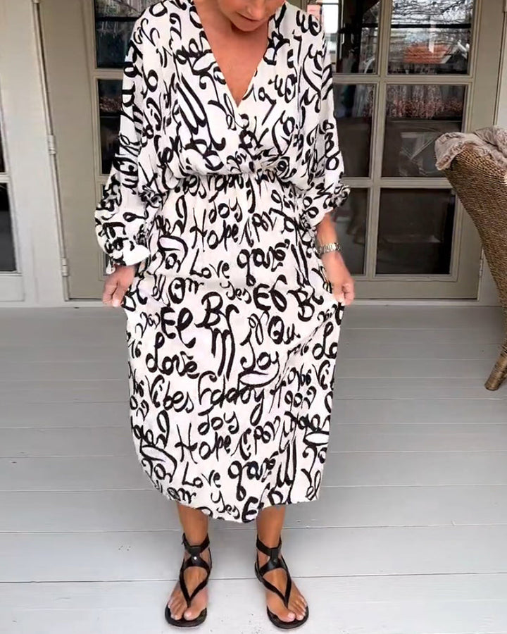 Robe à encolure en V avec imprimé lettre